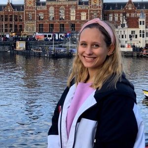 Meet your Posher, Dakota